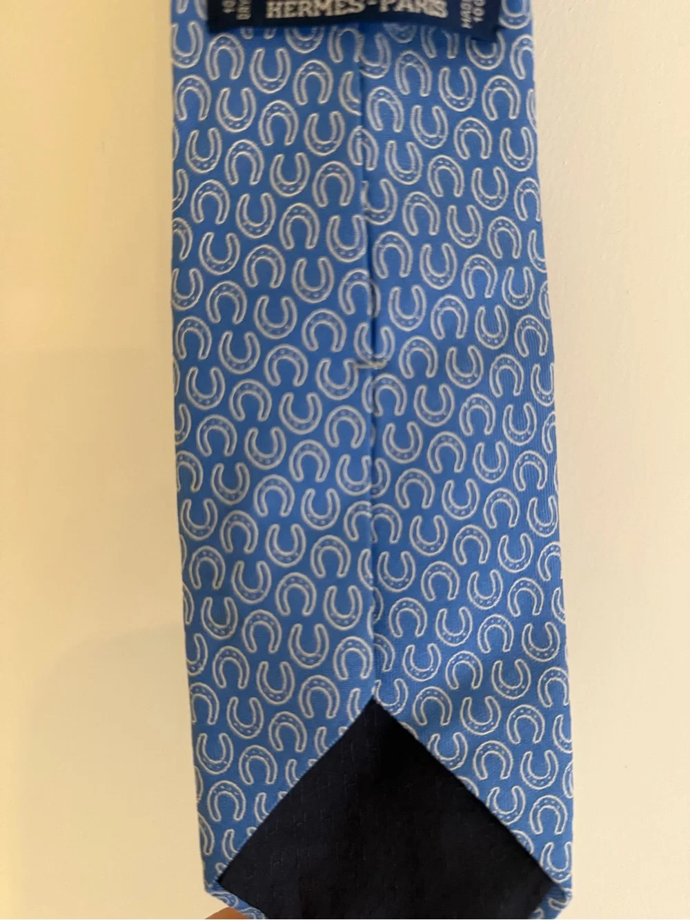 Hermès Men’s Silk Blue Horseshoe Tie Made in France Classic Equestrian Luxury